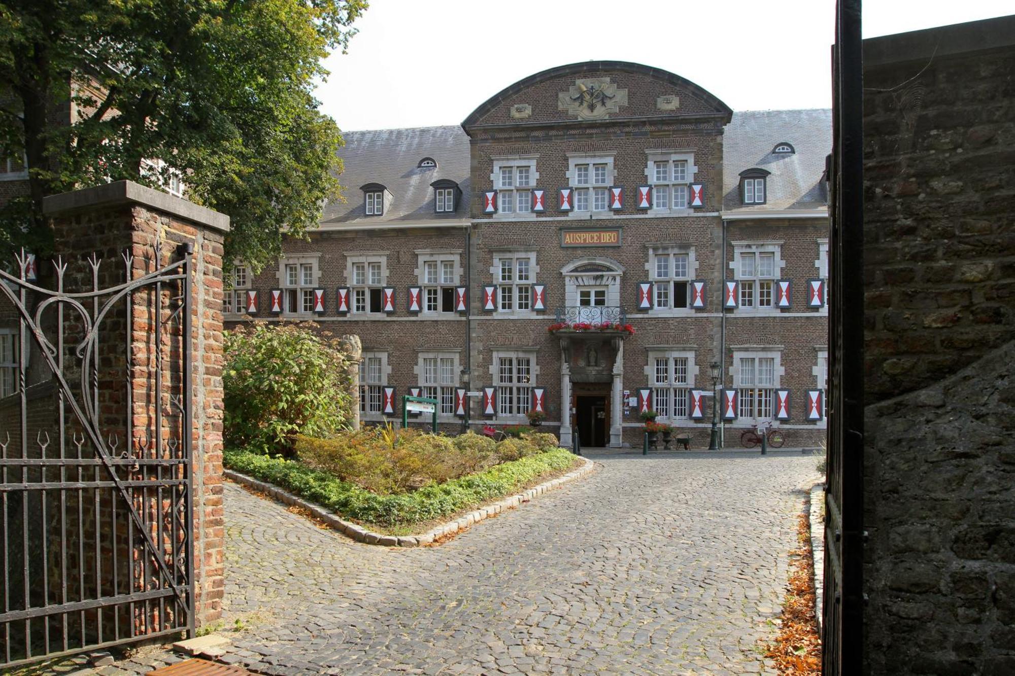 Abdij Hotel Rolduc แคร์คาเดอ ภายนอก รูปภาพ