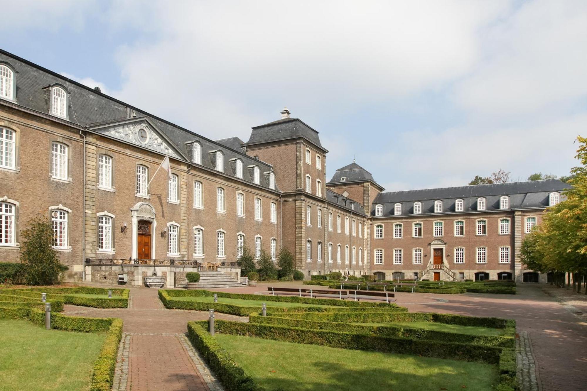 Abdij Hotel Rolduc แคร์คาเดอ ภายนอก รูปภาพ